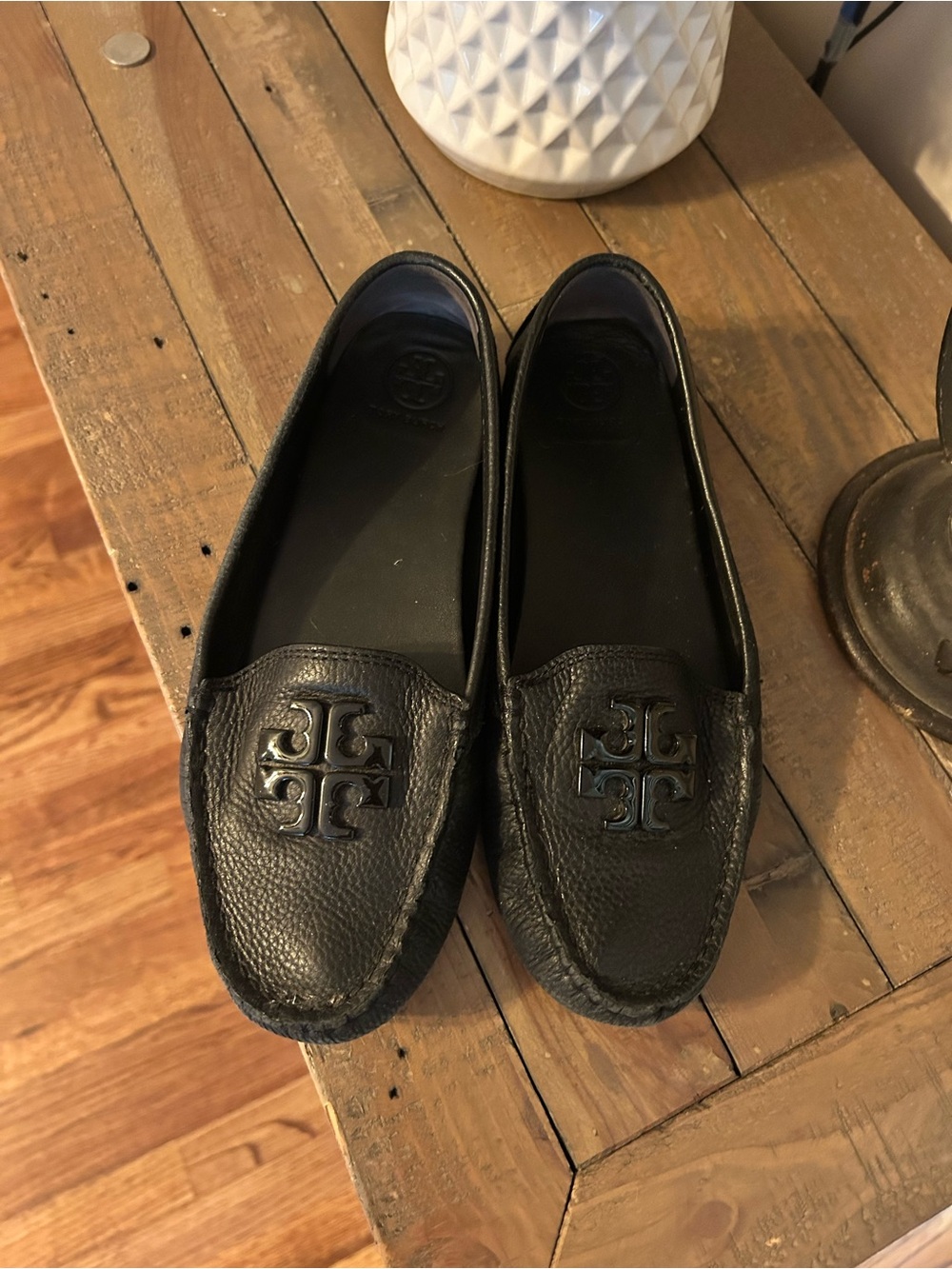 Tory Burch Black Pebbled Leather Logo Drivers